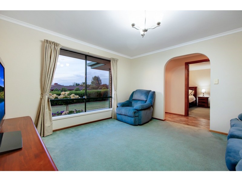 73 Investigator Drive, Woodcroft SA 5162