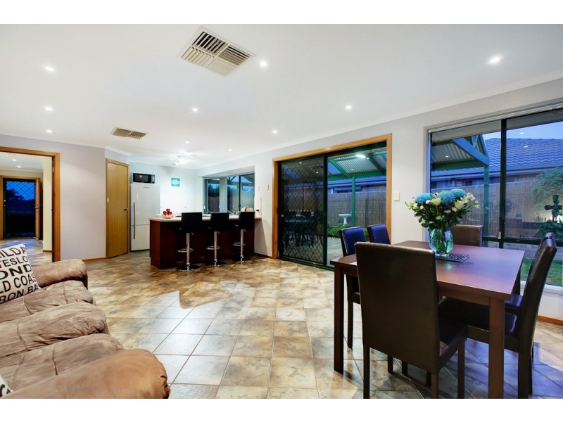 73 Investigator Drive, Woodcroft SA 5162