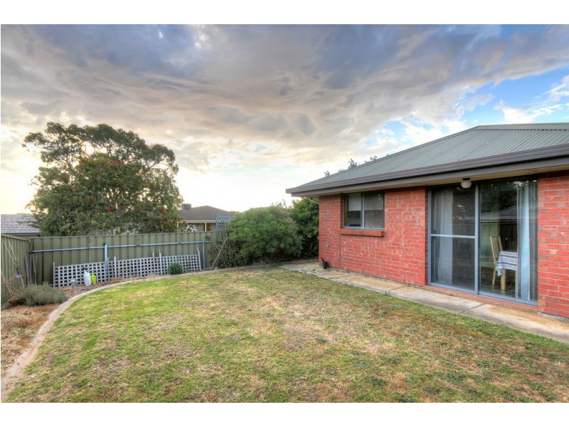 1/8 Jacqueline Avenue, Woodcroft SA 5162