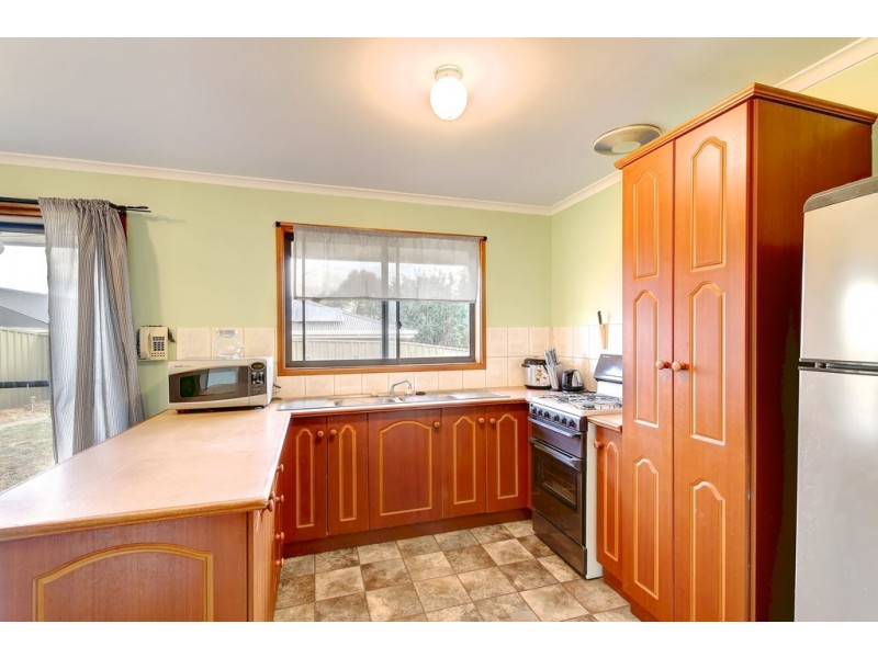 1/8 Jacqueline Avenue, Woodcroft SA 5162