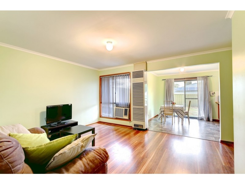 1/8 Jacqueline Avenue, Woodcroft SA 5162