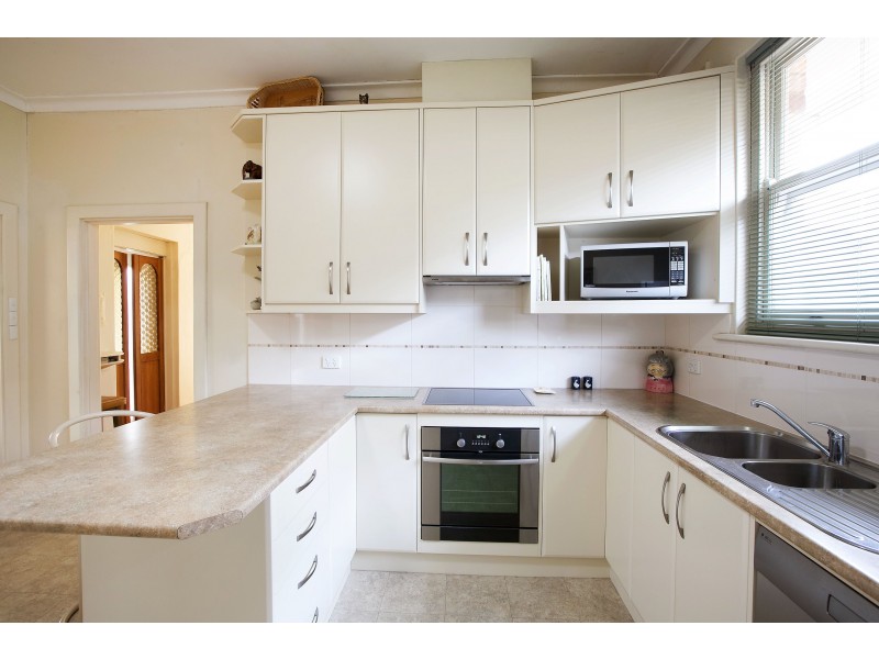 4 Windsor Avenue, Clapham SA 5062