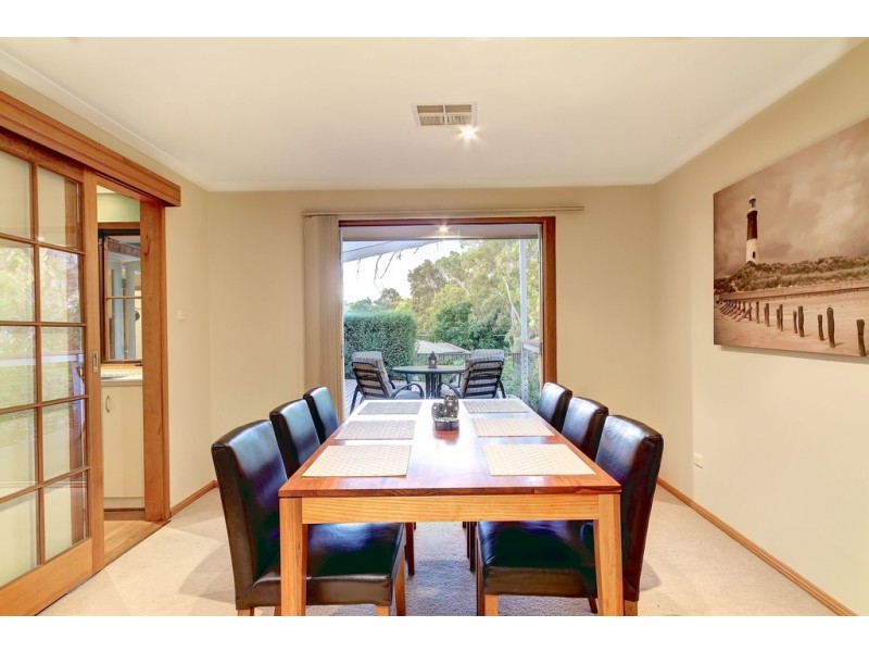 4 Stirling Avenue, Aberfoyle Park SA 5159