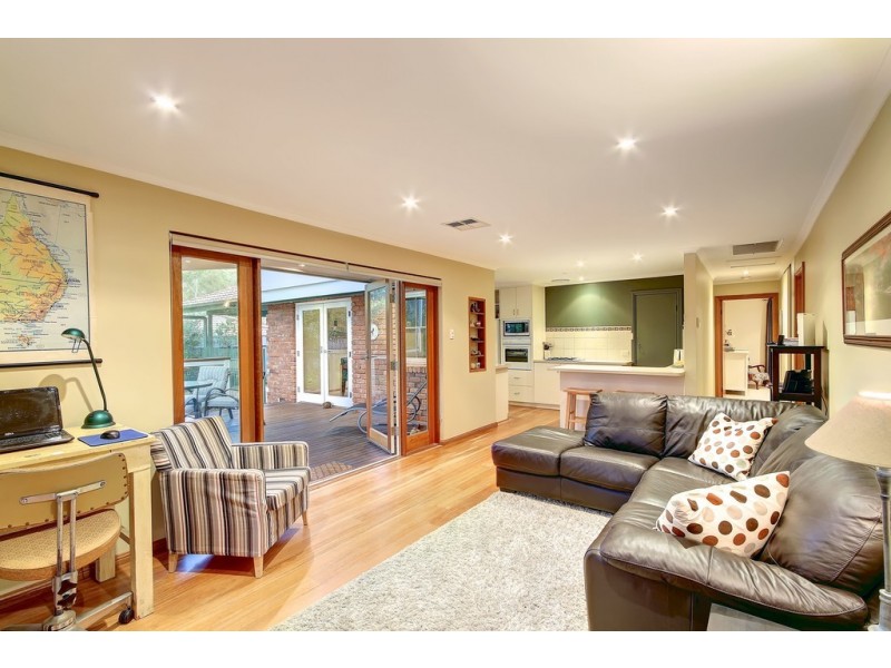 4 Stirling Avenue, Aberfoyle Park SA 5159