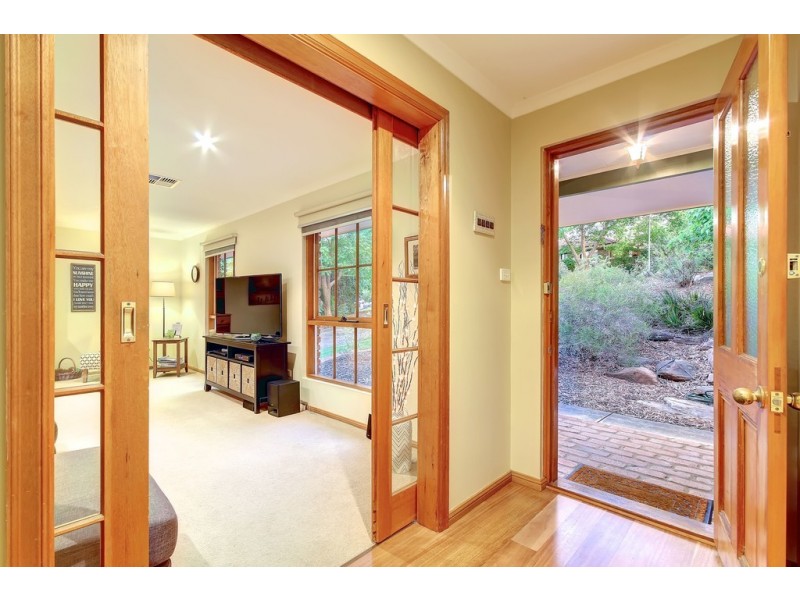 4 Stirling Avenue, Aberfoyle Park SA 5159