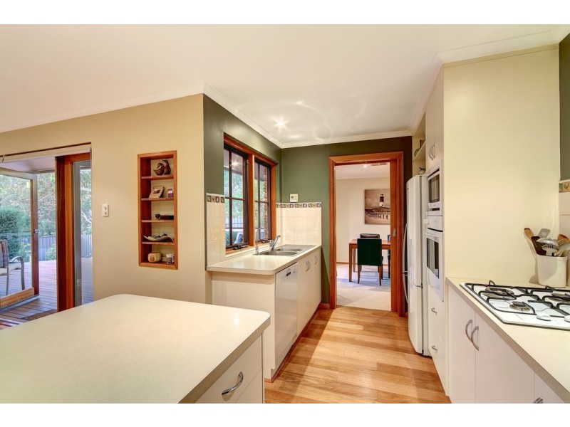 4 Stirling Avenue, Aberfoyle Park SA 5159