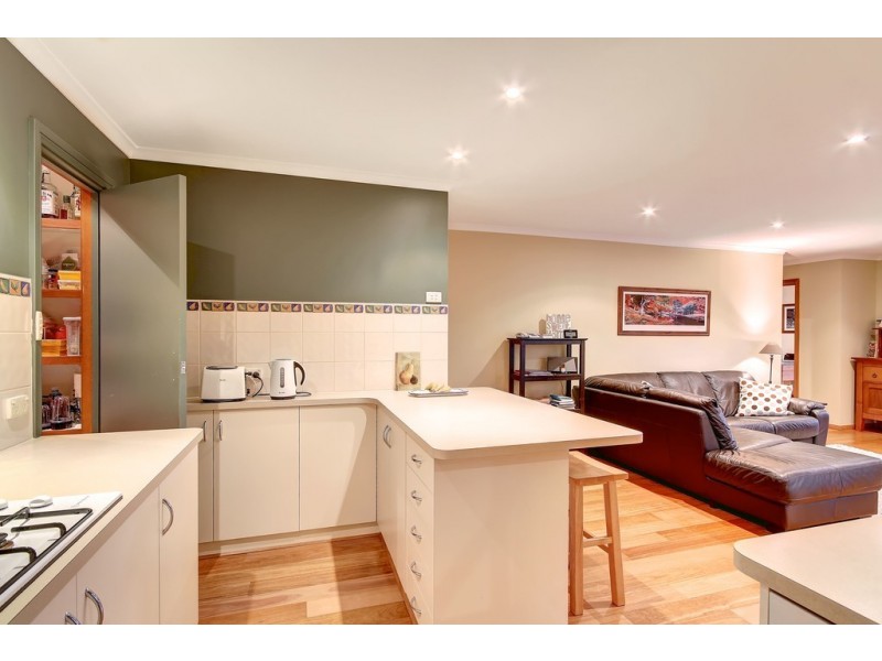 4 Stirling Avenue, Aberfoyle Park SA 5159