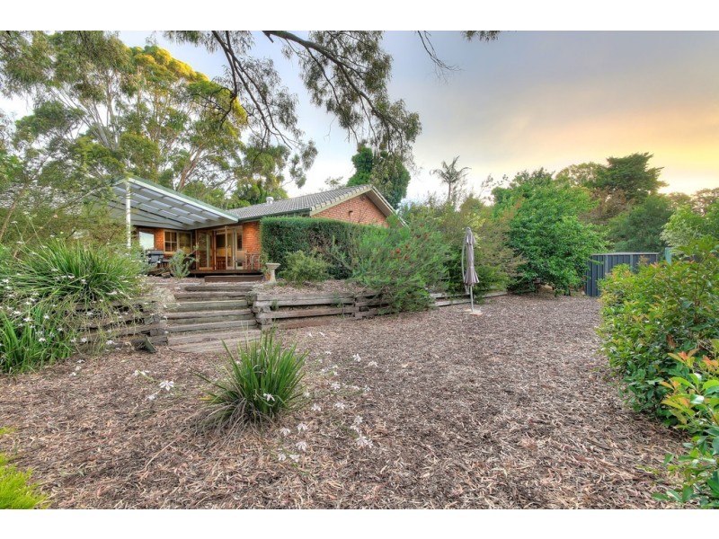 4 Stirling Avenue, Aberfoyle Park SA 5159