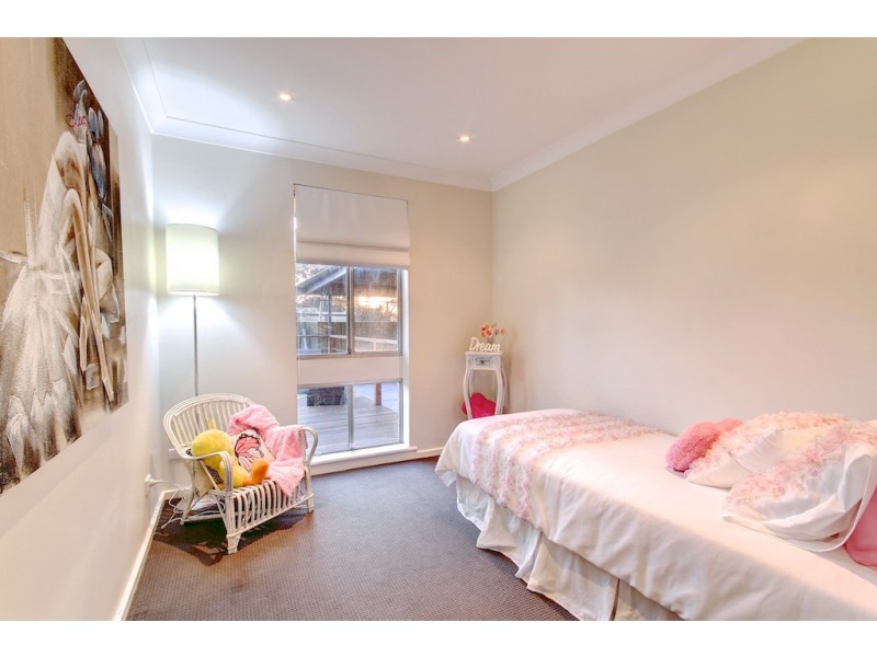 9 Garema Drive, Morphett Vale SA 5162