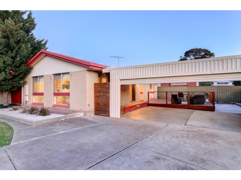 9 Garema Drive, Morphett Vale SA 5162