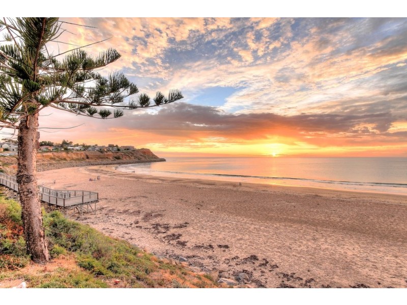 15 Hunt Crescent, Christies Beach SA 5165