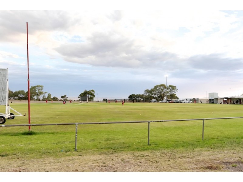 15 Hunt Crescent, Christies Beach SA 5165