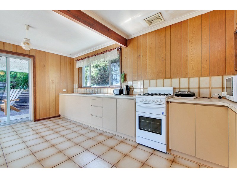 16 Gretel Crescent, Hallett Cove SA 5158