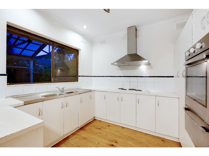 4 York Drive, Flagstaff Hill SA 5159