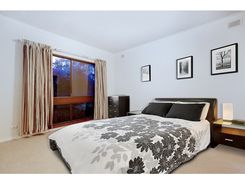 4 York Drive, Flagstaff Hill SA 5159