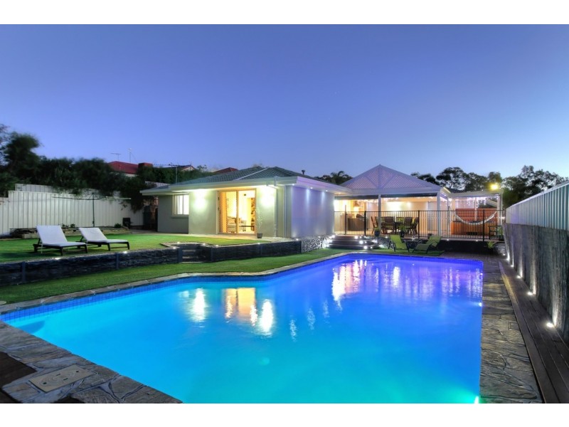 3 Horseshoe Drive, Woodcroft SA 5162