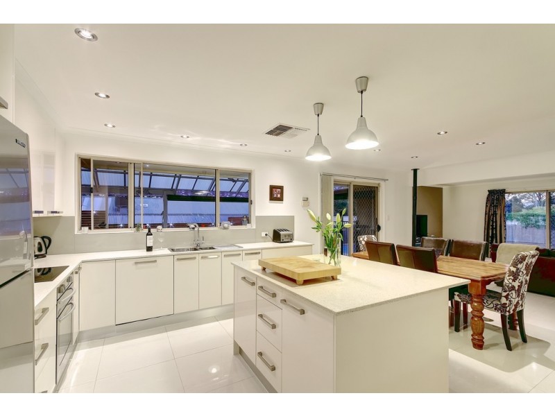 3 Horseshoe Drive, Woodcroft SA 5162