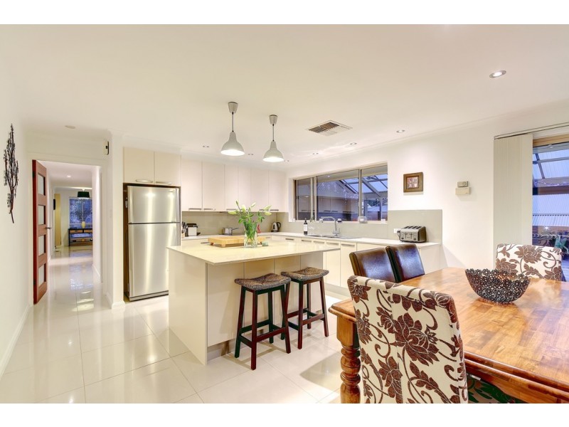 3 Horseshoe Drive, Woodcroft SA 5162