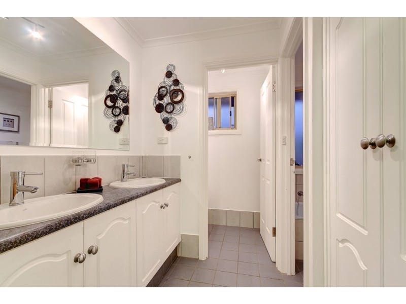 3 Horseshoe Drive, Woodcroft SA 5162