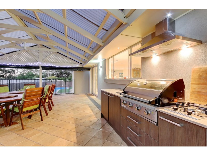 3 Horseshoe Drive, Woodcroft SA 5162