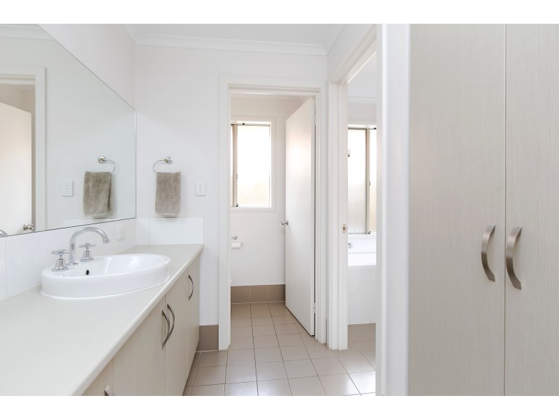 8 Angle Road, Seaford Meadows SA 5169