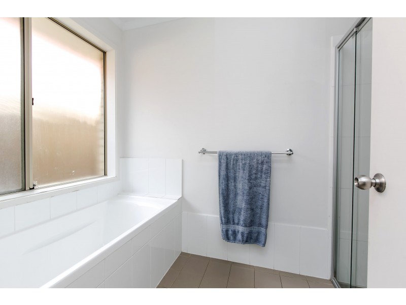 8 Angle Road, Seaford Meadows SA 5169