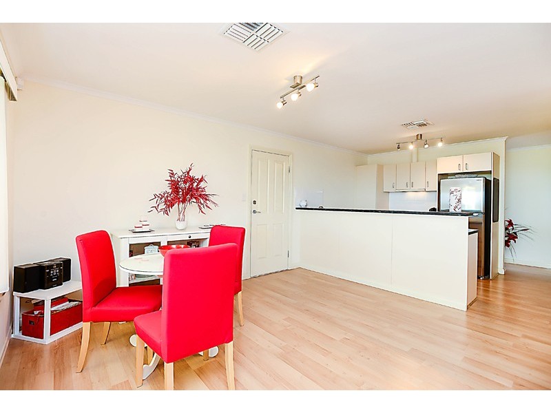 2/2 Olivier Terrace, Hallett Cove SA 5158