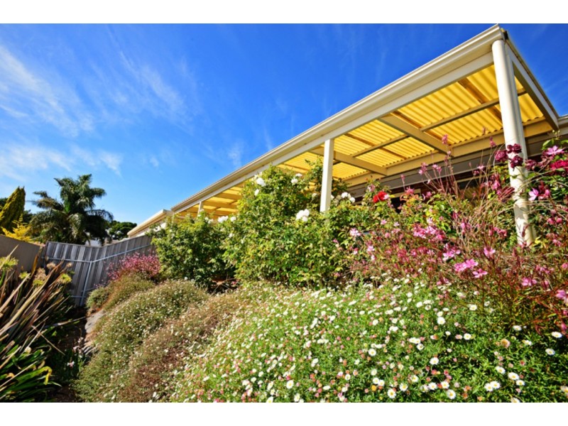 2/2 Olivier Terrace, Hallett Cove SA 5158