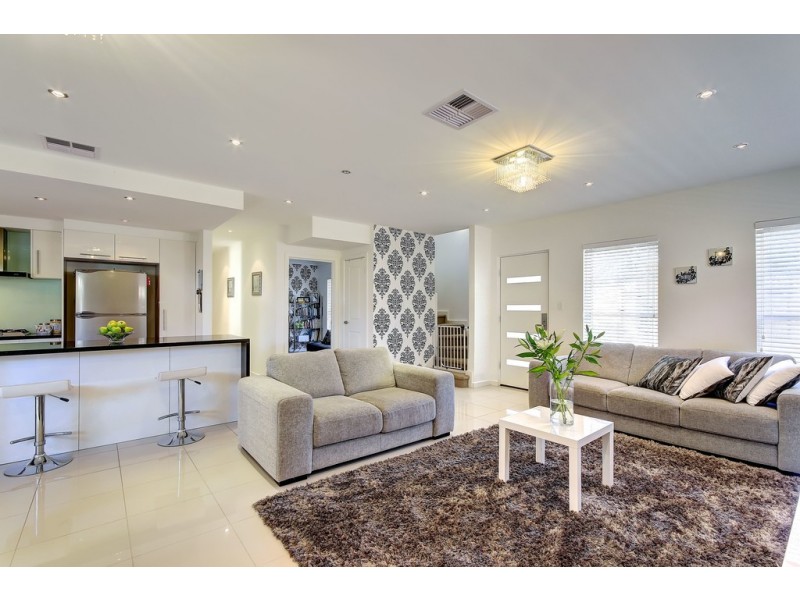 18 Quintus Terrace, Dover Gardens SA 5048