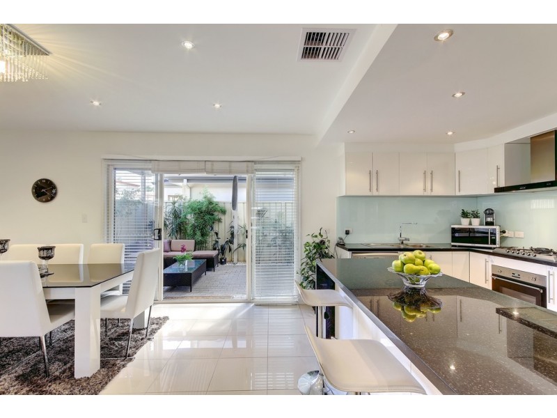 18 Quintus Terrace, Dover Gardens SA 5048