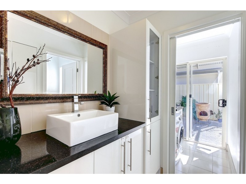 18 Quintus Terrace, Dover Gardens SA 5048