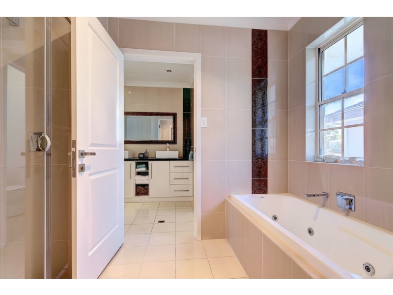 18 Quintus Terrace, Dover Gardens SA 5048