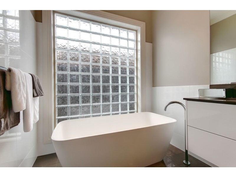 12 Acacia Grove, Flagstaff Hill SA 5159