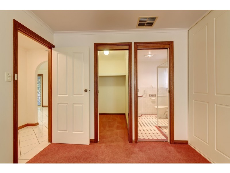 19 Cove Circuit, Seaford Rise SA 5169