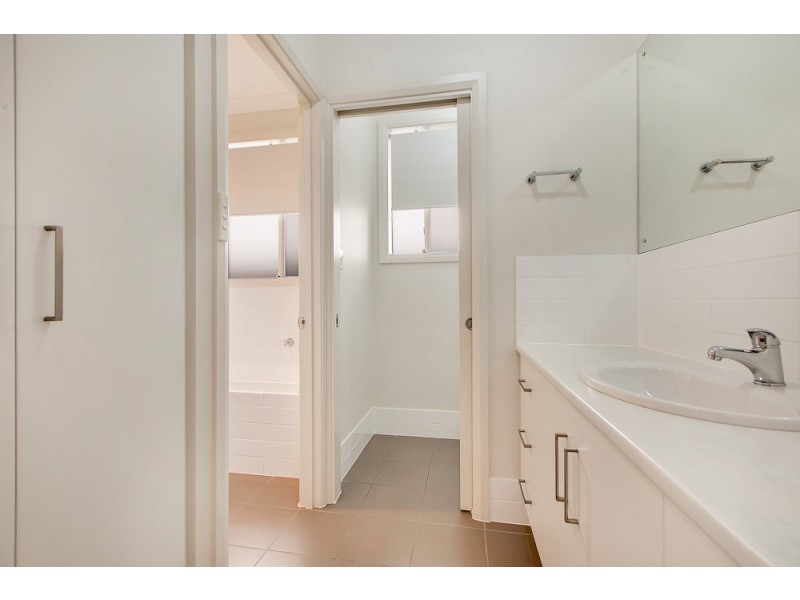 11 Blanche Parade, Hindmarsh Island SA 5214