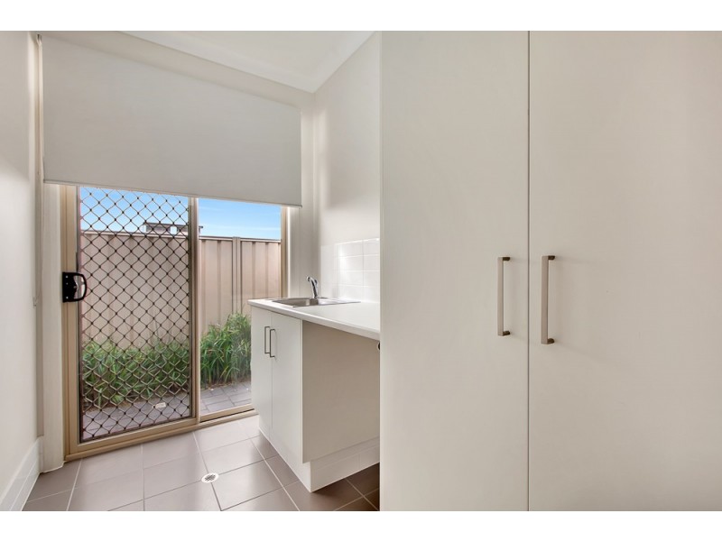 11 Blanche Parade, Hindmarsh Island SA 5214