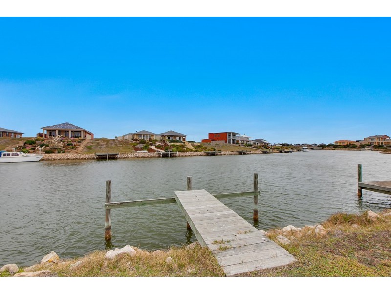 11 Blanche Parade, Hindmarsh Island SA 5214