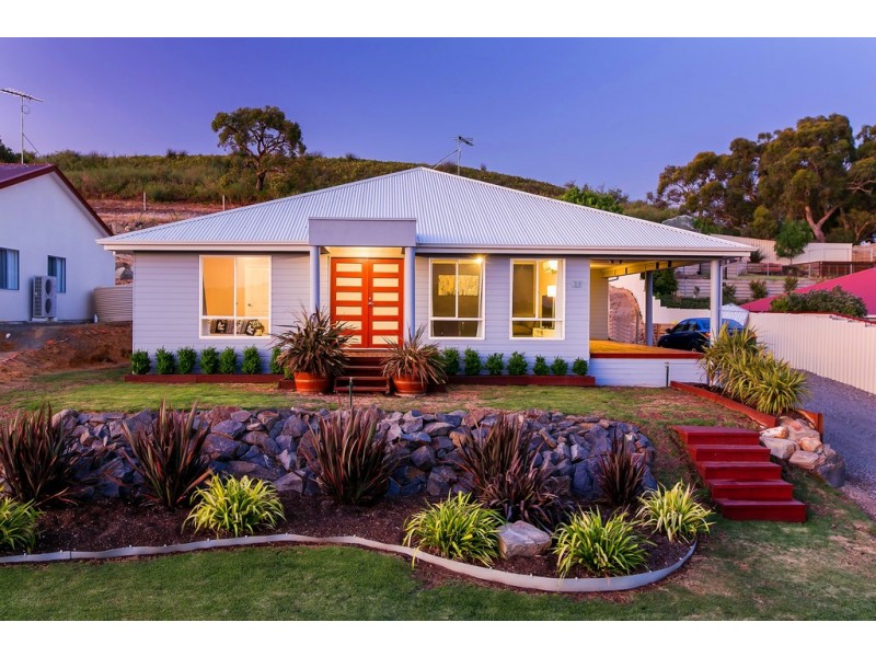 82 George Francis Drive, Mount Compass SA 5210