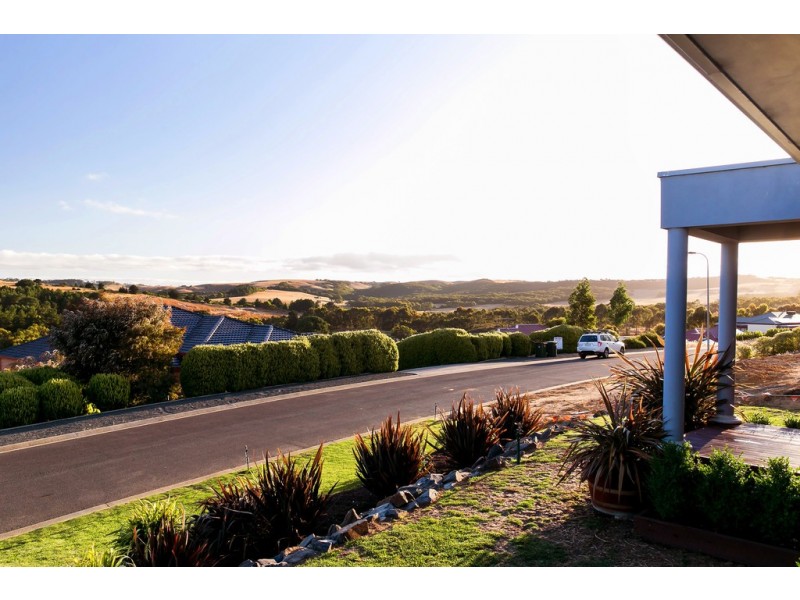 82 George Francis Drive, Mount Compass SA 5210