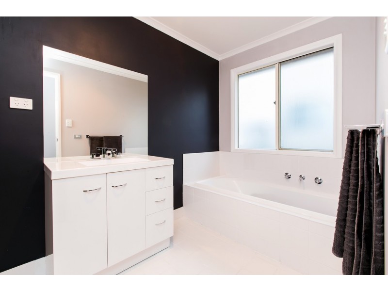 82 George Francis Drive, Mount Compass SA 5210