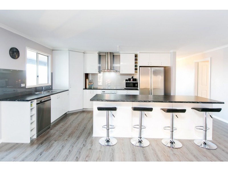 82 George Francis Drive, Mount Compass SA 5210