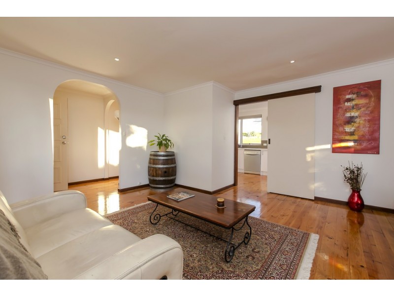 34 Jordan Avenue, Happy Valley SA 5159