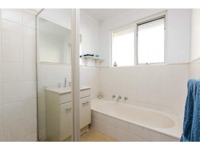 34 Jordan Avenue, Happy Valley SA 5159