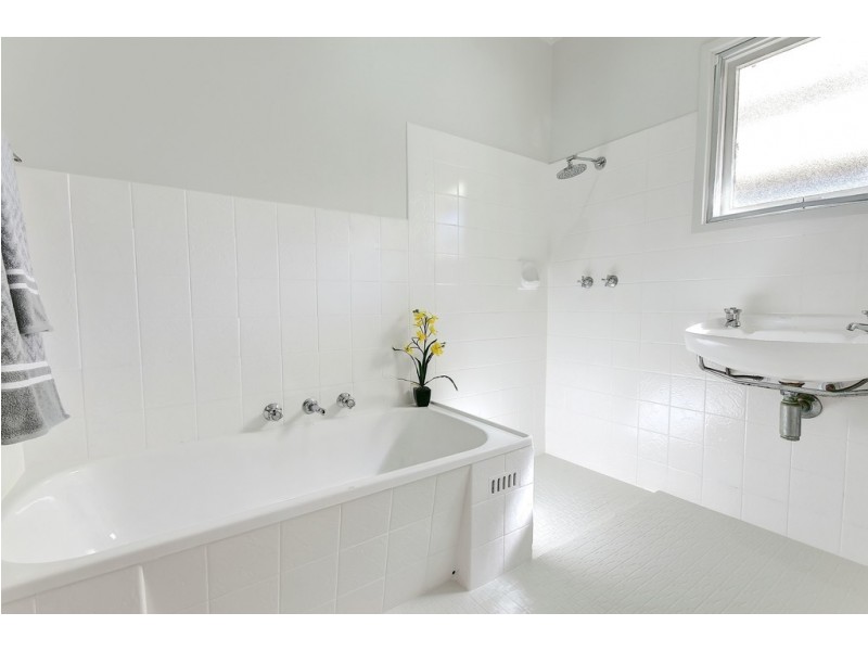 1 Avenell Avenue, Christies Beach SA 5165