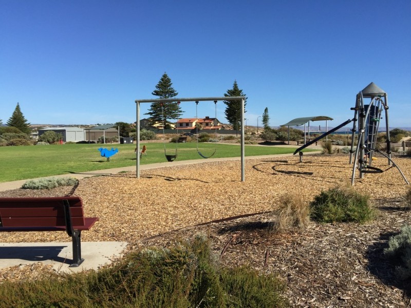2 Fourth Avenue, Moana SA 5169