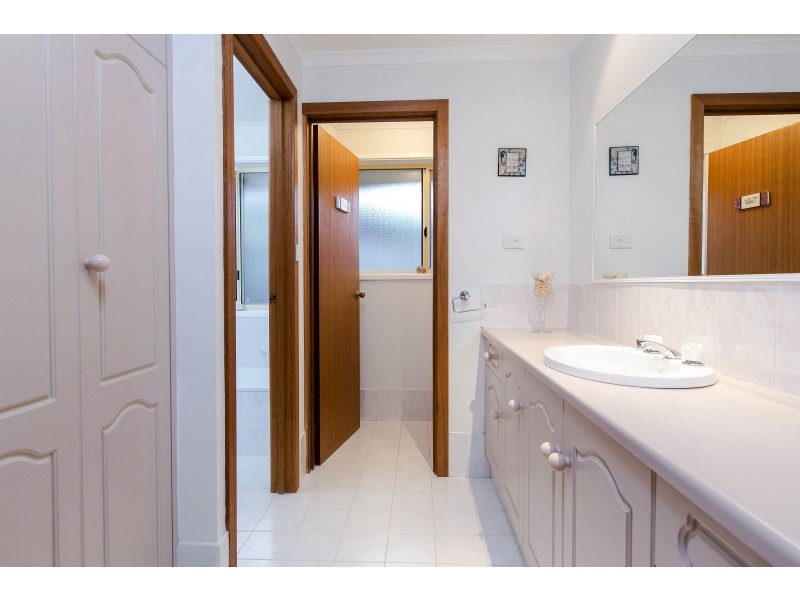 4 Crowsnest Place, Seaford Rise SA 5169