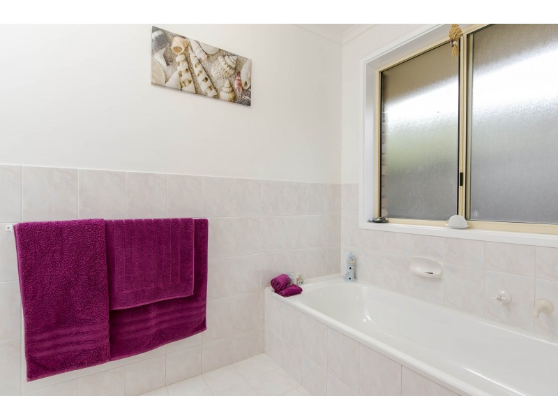 4 Crowsnest Place, Seaford Rise SA 5169