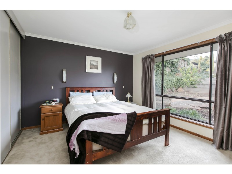 137 Perry Barr Road, Hallett Cove SA 5158