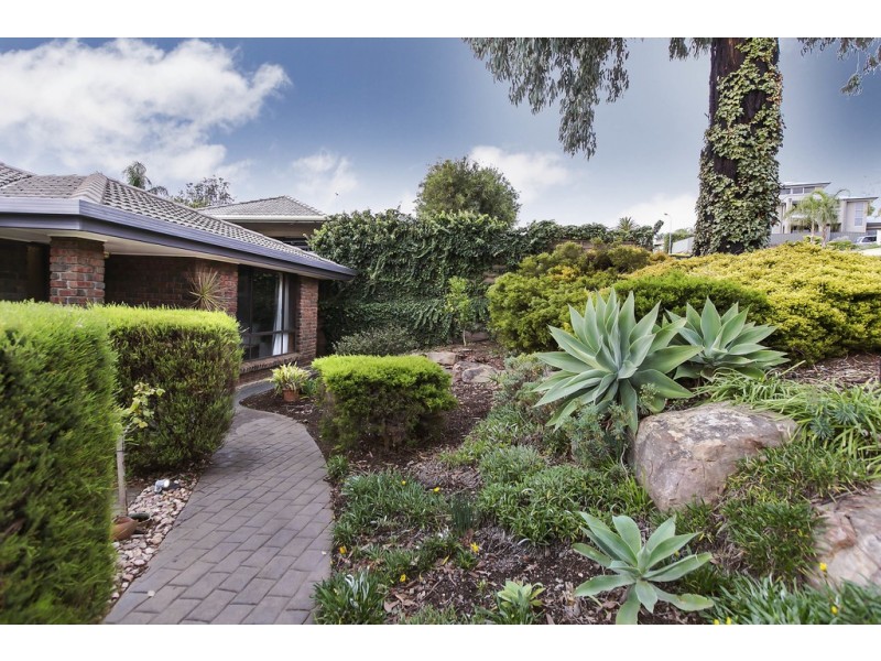 137 Perry Barr Road, Hallett Cove SA 5158