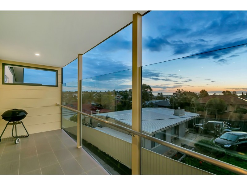1 / 20 Maturin Avenue, Christies Beach SA 5165
